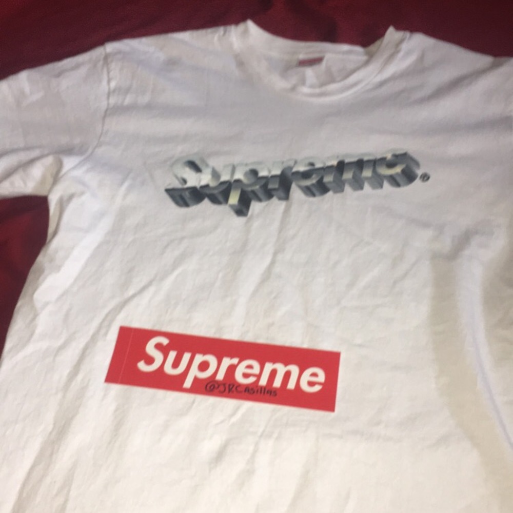 Supreme tee